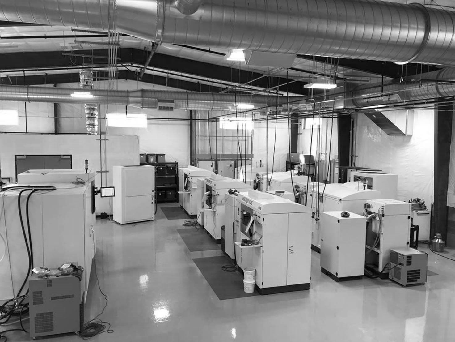 i3D MFG metal additive manufacturing facility floor with multiple AM systems